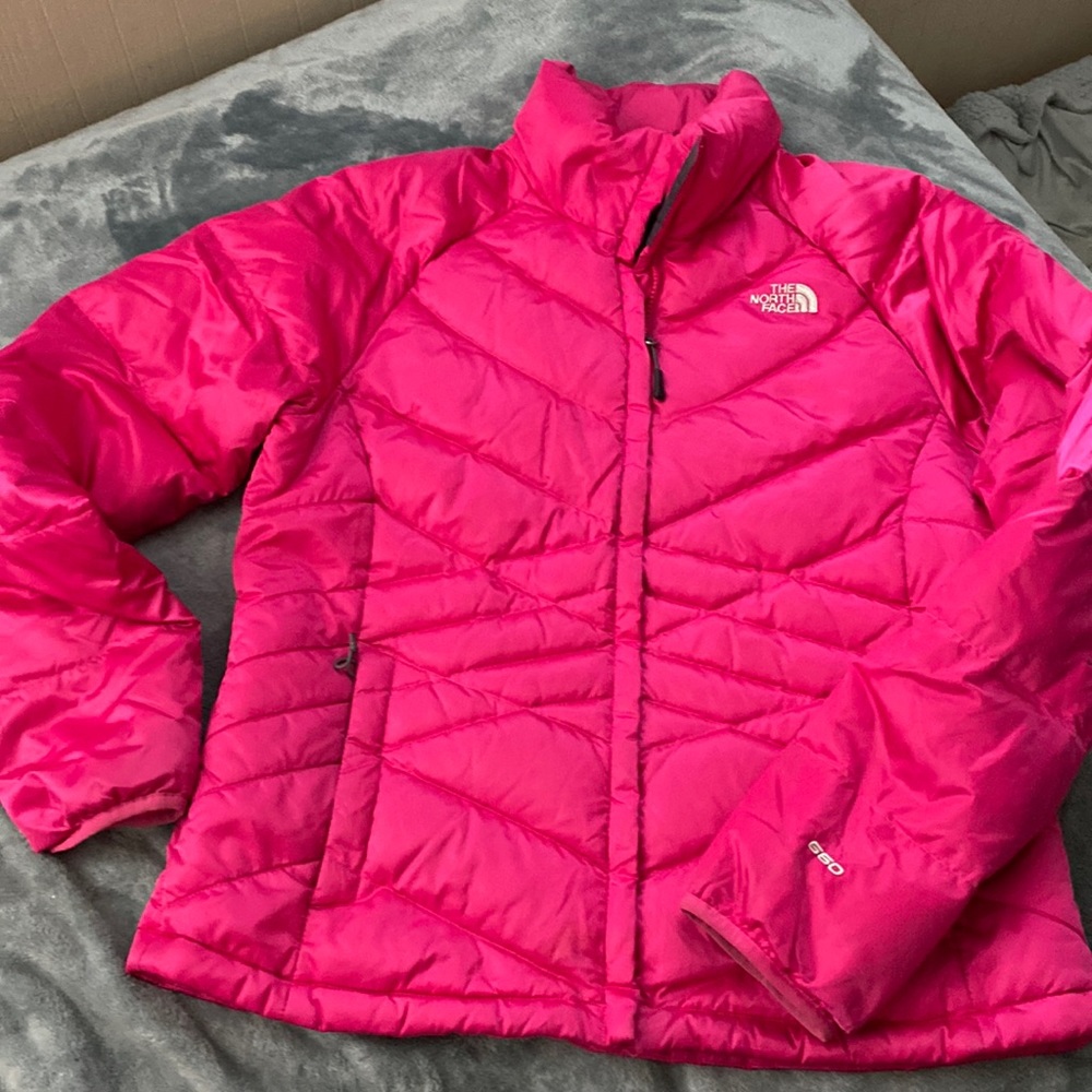 The North Face pink puffer jacket sz L Great condition!